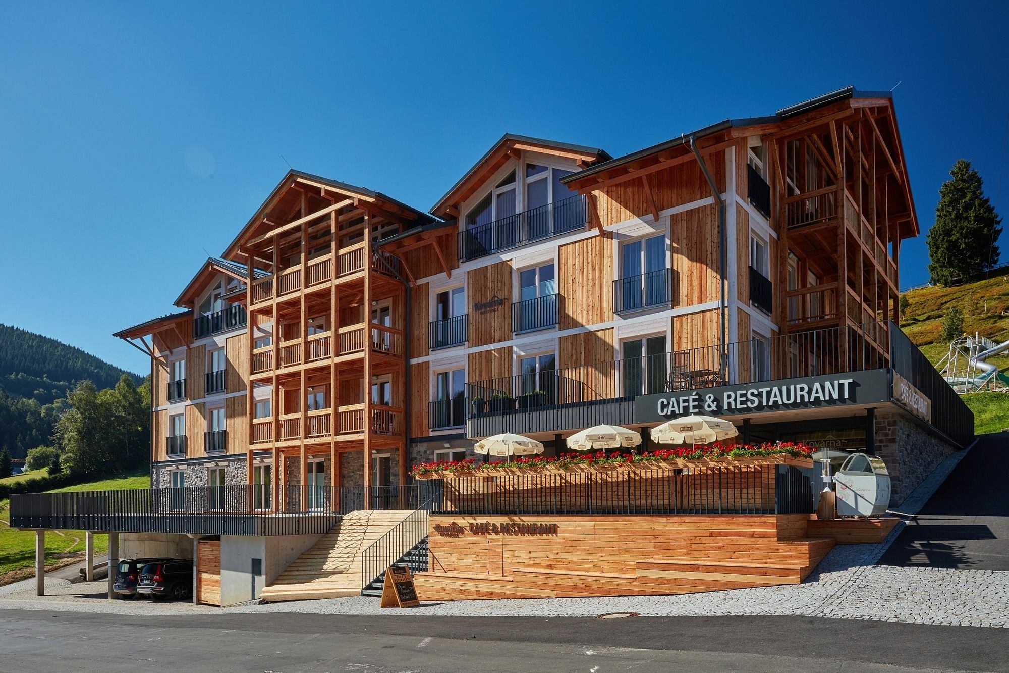 Aparthotel Kovarna Residence ペツ・ポト・スニェシュコウ エクステリア 写真
